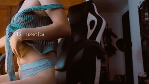 Snapshot of poeeticaa_ chatting on 02/11/25, 03:18 IG ipoetica online show from 02/11/25, 03:18