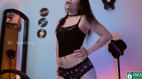 Snapshot of poeeticaa_ chatting on 11/24/25, 04:29 IG ipoetica online show from 11/24/25, 04:29