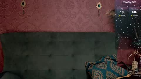 Poison Eva  online show from 12/03/25, 02:19