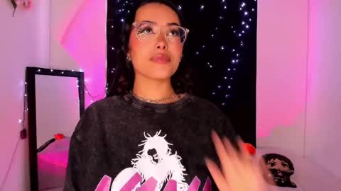 Snapshot of poison_willow chatting on 01/16/25, 05:23 Willow                      Hours 12pm to 630pm Colombian time FRIDAY AND SUNDAY FREE DAYS online show from 01/16/25, 05:23