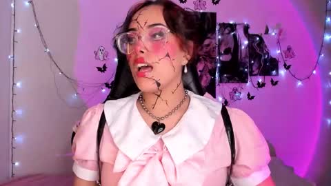 Snapshot of poison_willow chatting on 10/29/25, 05:58 Willow Hours 12pm to 630pm Colombian time FRIDAY AND SUNDAY FREE DAYS online show from 10/29/25, 05:58