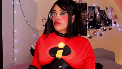 Snapshot of poison_willow chatting on 10/30/25, 05:35 Willow Hours 12pm to 630pm Colombian time FRIDAY AND SUNDAY FREE DAYS online show from 10/30/25, 05:35