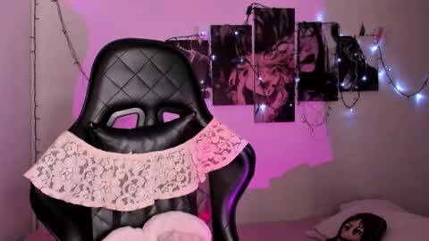 Snapshot of poison_willow chatting on 11/09/25, 05:33 Willow Hours 12pm to 630pm Colombian time FRIDAY AND SUNDAY FREE DAYS online show from 11/09/25, 05:33