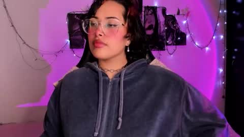 Snapshot of poison_willow chatting on 11/10/25, 05:34 Willow Hours 12pm to 630pm Colombian time FRIDAY AND SUNDAY FREE DAYS online show from 11/10/25, 05:34