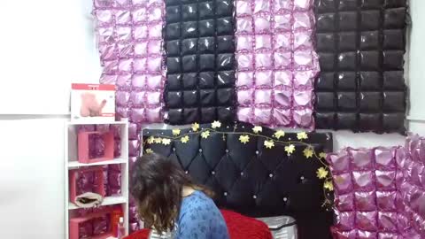 Snapshot of poisondost_hot chatting on 09/25/25, 12:09 Aleja online show from 09/25/25, 12:09