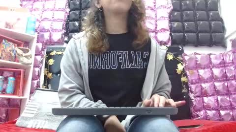 Snapshot of poisondost_hot chatting on 10/10/25, 12:15 Aleja online show from 10/10/25, 12:15