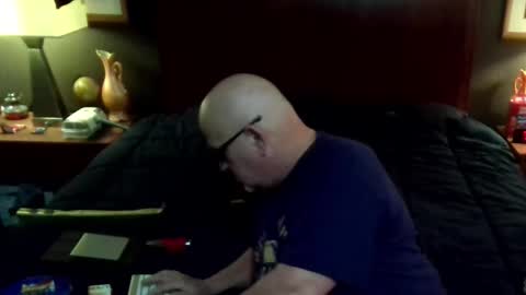 Snapshot of poisonous_venom chatting on 12/20/25, 12:01 Jimmy online show from 12/20/25, 12:01