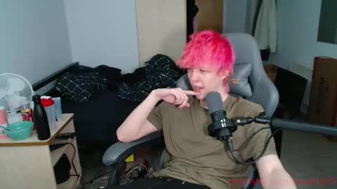 Snapshot of polarny05 chatting on 11/21/25, 08:40 Polarny online show from 11/21/25, 08:40