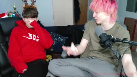 Snapshot of polarny05 chatting on 12/13/25, 09:53 Polarny online show from 12/13/25, 09:53