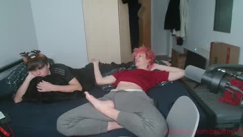 Snapshot of polarny05 chatting on 12/19/25, 08:16 Polarny online show from 12/19/25, 08:16