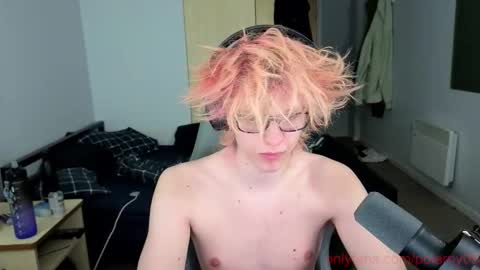 Snapshot of polarny05 chatting on 03/15/26, 09:10 Polarny online show from 03/15/26, 09:10