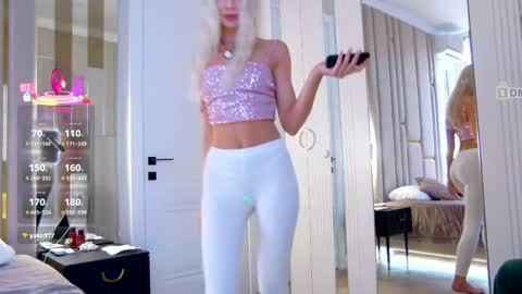 Snapshot of poliina chatting on 05/21/26, 03:57 Polina online show from 05/21/26, 03:57
