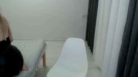 Snapshot of polinajones chatting on 02/06/25, 10:21 PolinaJones online show from 02/06/25, 10:21