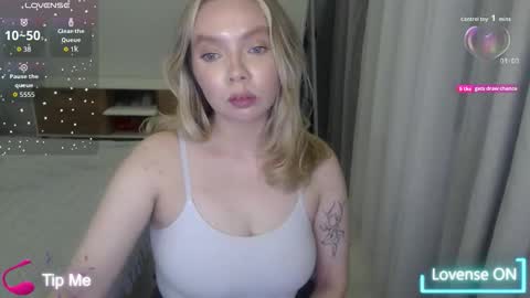 Snapshot of polinajones chatting on 12/04/25, 03:43 PolinaJones online show from 12/04/25, 03:43