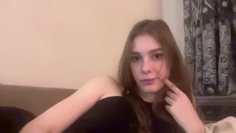polinamiler online show from 10/25/25, 12:18