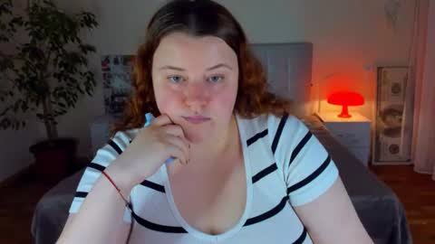 Snapshot of polinasallivan chatting on 07/09/26, 06:34 Polina online show from 07/09/26, 06:34