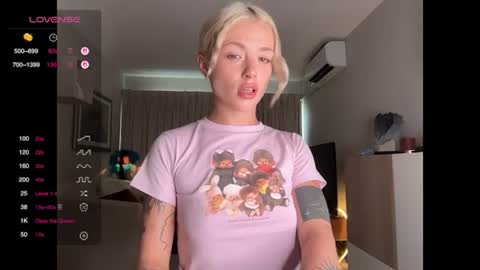 Snapshot of polino4ka69 chatting on 06/17/26, 12:35 polino4ka69 online show from 06/17/26, 12:35