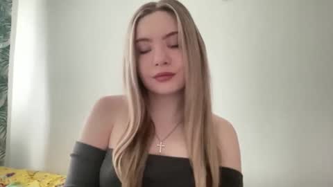 Snapshot of polishangel222 chatting on 02/23/26, 09:28 polishangel222 online show from 02/23/26, 09:28