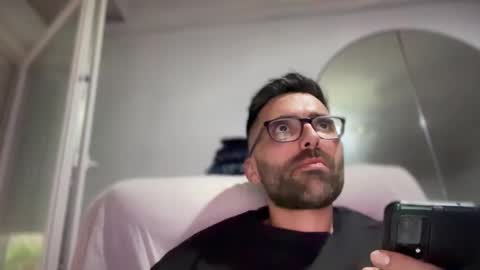 pollabeta online show from 11/23/25, 12:27