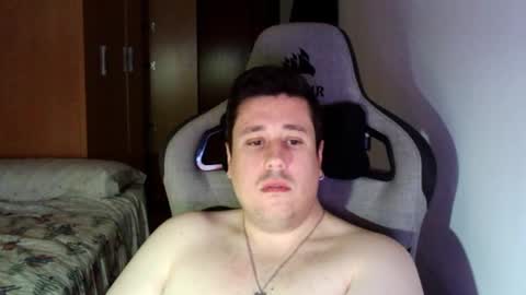 Snapshot of pollito_95 chatting on 12/15/24, 06:59 Pollito online show from 12/15/24, 06:59