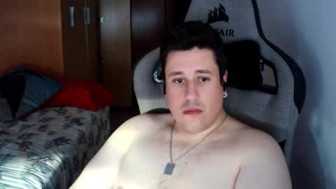 Snapshot of pollito_95 chatting on 12/25/24, 03:06 Pollito online show from 12/25/24, 03:06