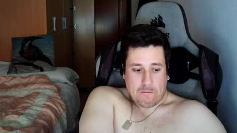 Snapshot of pollito_95 chatting on 01/11/25, 03:52 Pollito online show from 01/11/25, 03:52