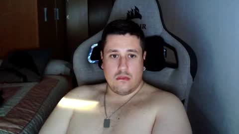 Snapshot of pollito_95 chatting on 01/28/25, 04:19 Pollito online show from 01/28/25, 04:19