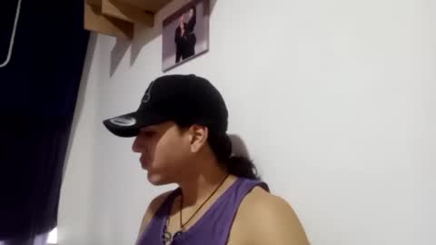 Snapshot of pollon8_kbezon chatting on 12/17/24, 07:37 Gian online show from 12/17/24, 07:37