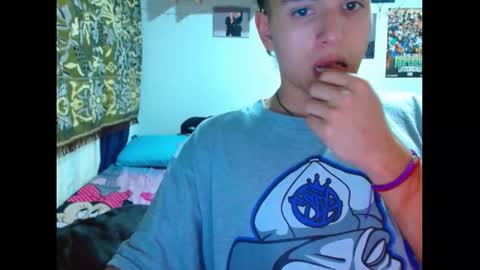 Snapshot of pollon8_kbezon chatting on 01/06/25, 03:31 Gian online show from 01/06/25, 03:31