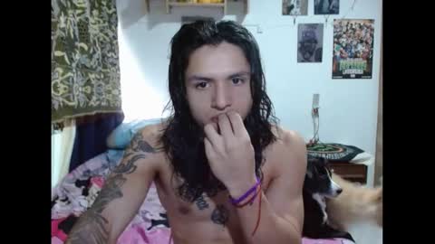 Snapshot of pollon8_kbezon chatting on 01/08/25, 04:00 Gian online show from 01/08/25, 04:00