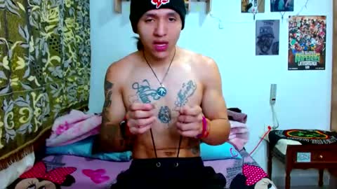 Snapshot of pollon8_kbezon chatting on 02/18/25, 06:26 Gian online show from 02/18/25, 06:26