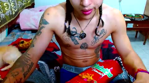 Snapshot of pollon8_kbezon chatting on 02/24/25, 01:46 Gian online show from 02/24/25, 01:46