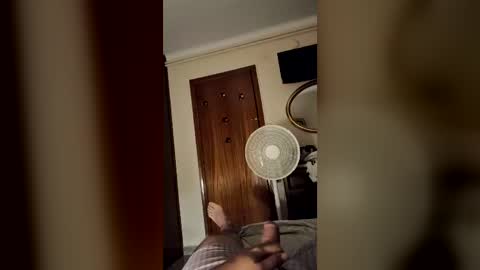 Snapshot of pollote8880 chatting on 07/19/26, 03:21 Pollote online show from 07/19/26, 03:21