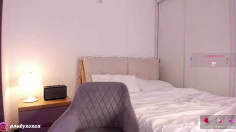 Polly online show from 09/23/25, 04:10