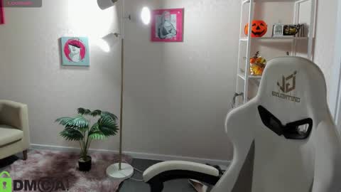 Polly online show from 12/02/25, 01:00