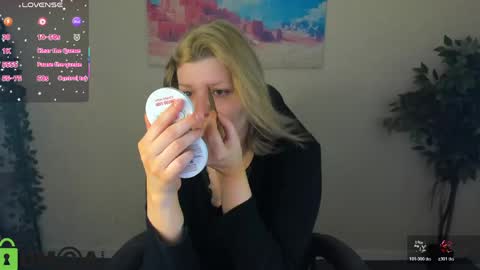 Snapshot of polly__mayer chatting on 06/07/26, 01:10 Polly online show from 06/07/26, 01:10