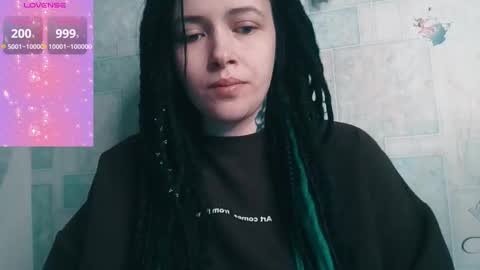 Polly online show from 12/17/25, 09:21