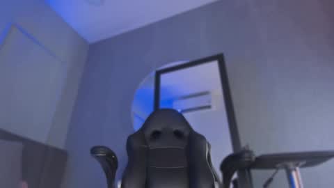 POLLY online show from 11/11/25, 10:37