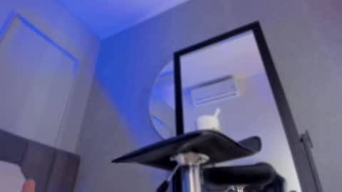 POLLY online show from 11/12/25, 10:37