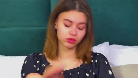 Snapshot of pollylanders chatting on 02/19/25, 12:00 Polly online show from 02/19/25, 12:00