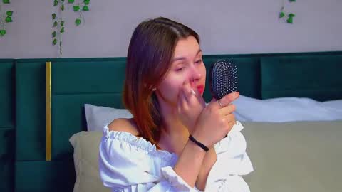 Snapshot of pollylanders chatting on 03/01/25, 06:32 Polly online show from 03/01/25, 06:32