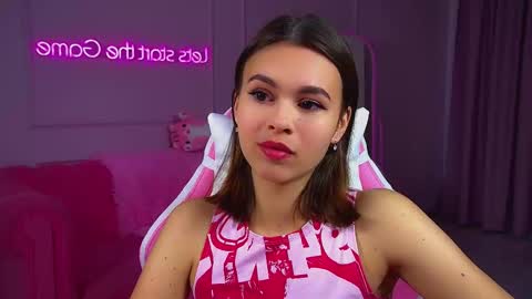 Snapshot of pollylanders chatting on 09/14/25, 06:34 Polly online show from 09/14/25, 06:34