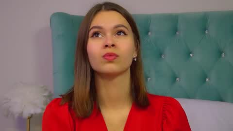 Snapshot of pollylanders chatting on 10/05/25, 06:06 Polly online show from 10/05/25, 06:06