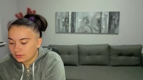 Snapshot of pollyramsey chatting on 11/03/25, 06:36 Polly online show from 11/03/25, 06:36