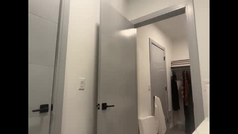 Snapshot of pollyyypocket chatting on 11/15/25, 05:42 Polly Pocket online show from 11/15/25, 05:42