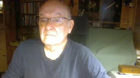 Snapshot of pomme1949 chatting on 12/26/24, 10:05 pomme1949 online show from 12/26/24, 10:05