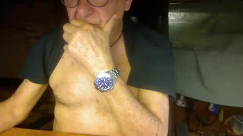 Snapshot of pomme1949 chatting on 03/12/25, 08:19 pomme1949 online show from 03/12/25, 08:19