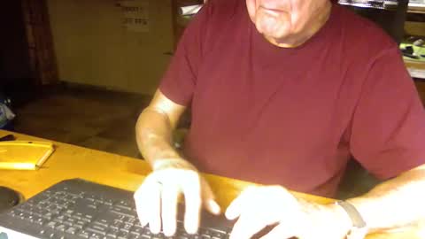 Snapshot of pomme1949 chatting on 12/01/25, 12:21 pomme1949 online show from 12/01/25, 12:21