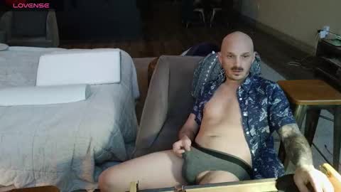 Snapshot of pompous_pirate chatting on 03/03/26, 12:00 Pompous Pirates online show from 03/03/26, 12:00