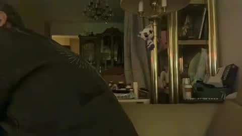 Snapshot of ponchynyc chatting on 12/22/25, 01:46 PONCH online show from 12/22/25, 01:46